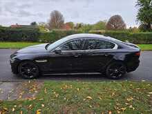 Jaguar XE D200 MHEV R-Dynamic SE 