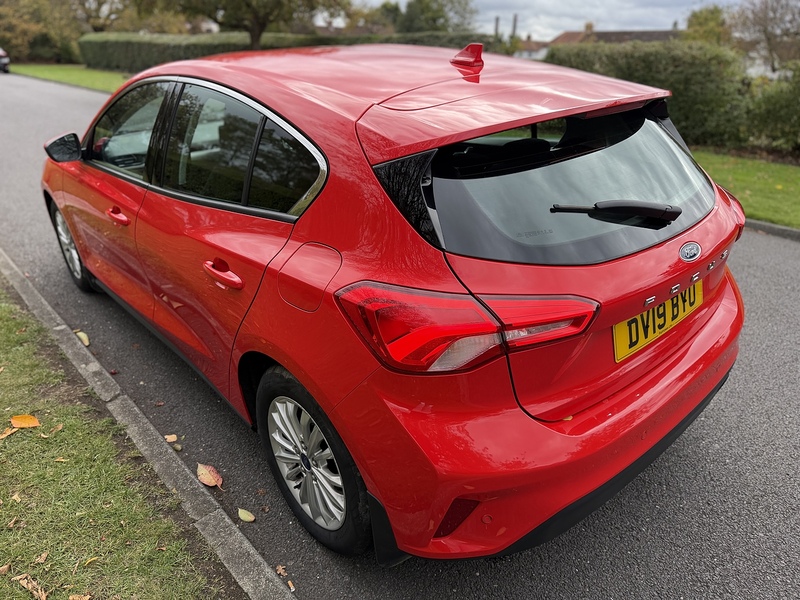 Ford T EcoBoost Titanium Hatchback 1.0 Manual Petrol