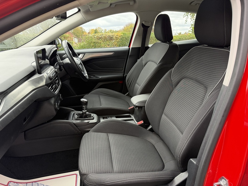 Ford T EcoBoost Titanium Hatchback 1.0 Manual Petrol