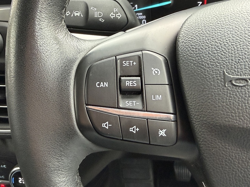 Ford T EcoBoost Titanium Hatchback 1.0 Manual Petrol