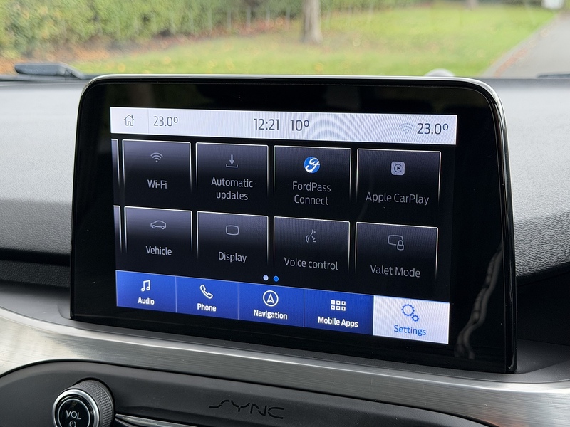 Ford T EcoBoost Titanium Hatchback 1.0 Manual Petrol