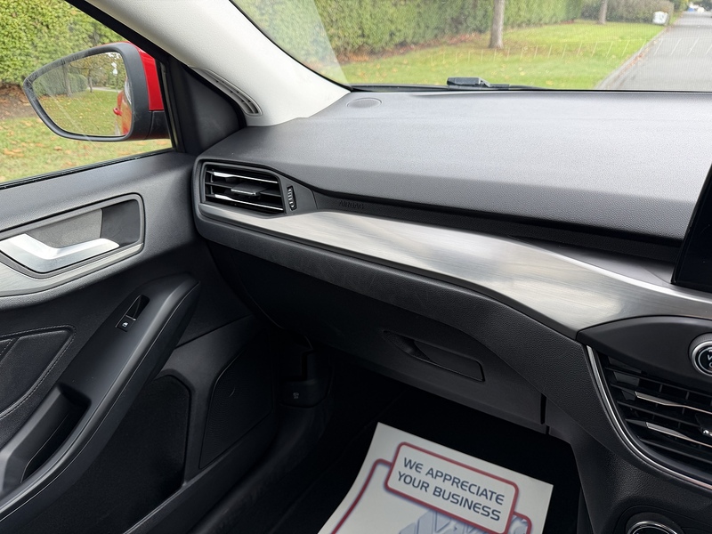 Ford T EcoBoost Titanium Hatchback 1.0 Manual Petrol