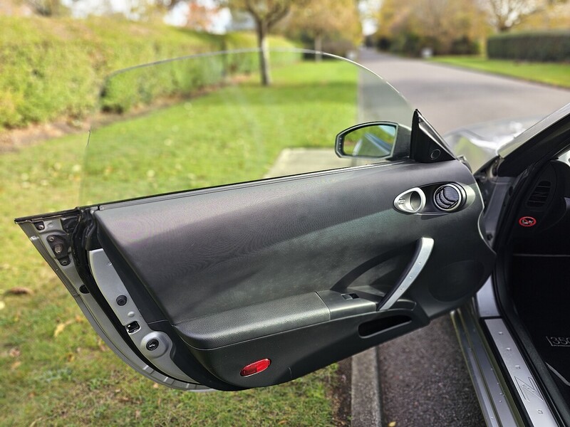 Nissan 3.5 V6 Convertible 2dr Petrol Manual (280 g/km, 276 bhp)