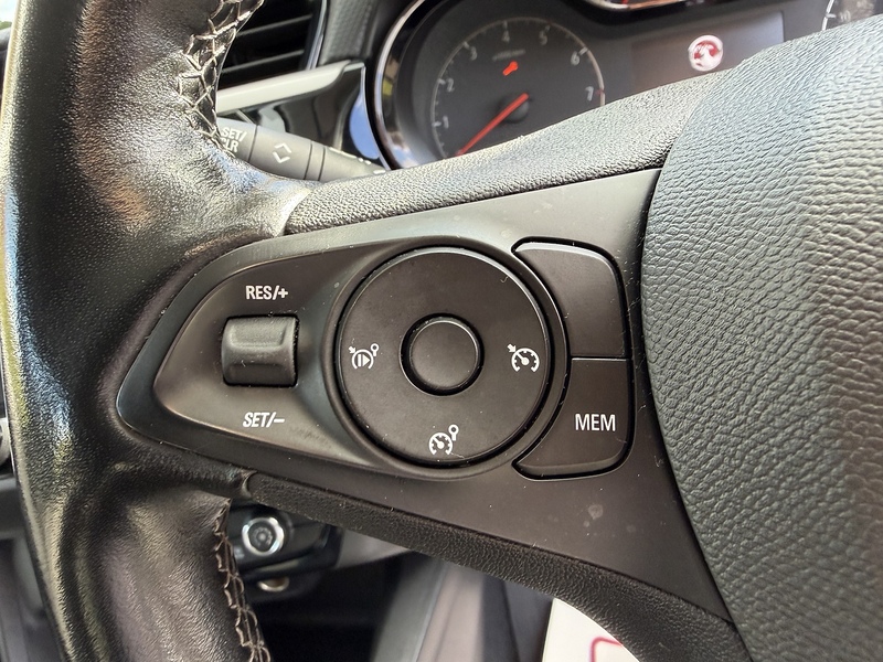 Vauxhall SE Hatchback 1.2 Manual Petrol