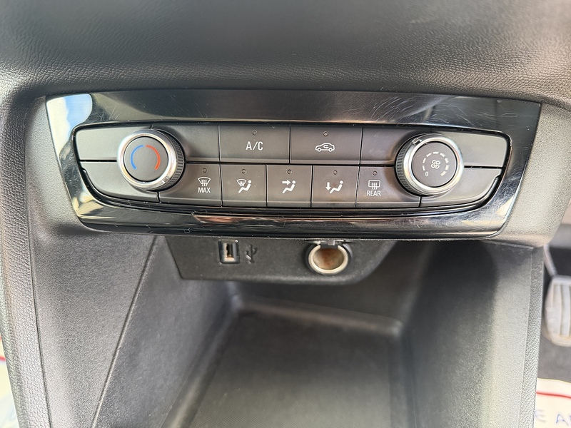 Vauxhall SE Hatchback 1.2 Manual Petrol