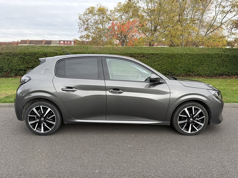 Peugeot PureTech Allure Hatchback 1.2 Manual Petrol