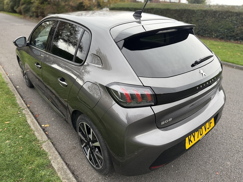 Peugeot PureTech Allure Hatchback 1.2 Manual Petrol