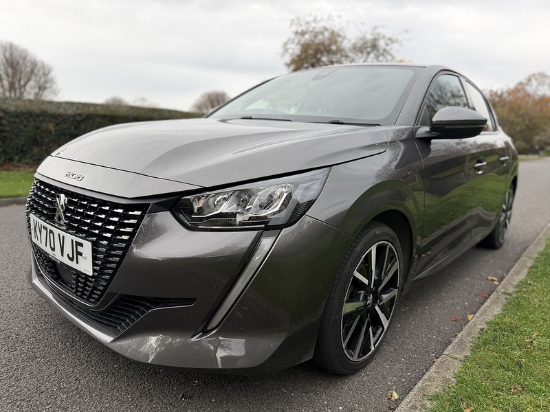 Peugeot PureTech Allure Hatchback 1.2 Manual Petrol