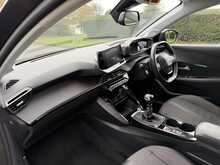 Peugeot 208 PureTech Allure