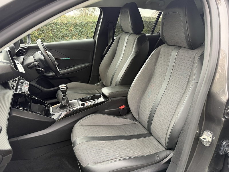 Peugeot PureTech Allure Hatchback 1.2 Manual Petrol