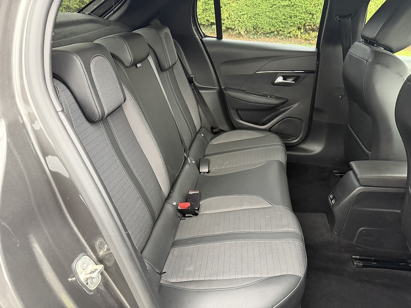 Peugeot PureTech Allure Hatchback 1.2 Manual Petrol