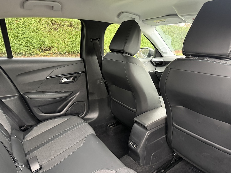 Peugeot PureTech Allure Hatchback 1.2 Manual Petrol