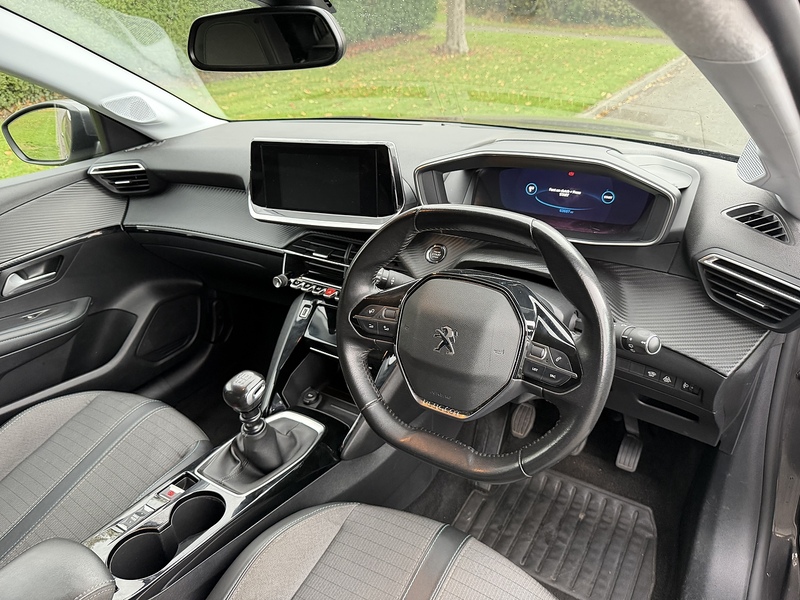Peugeot PureTech Allure Hatchback 1.2 Manual Petrol