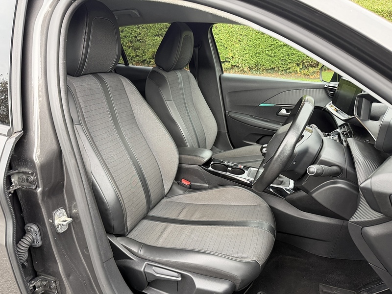 Peugeot PureTech Allure Hatchback 1.2 Manual Petrol