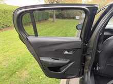 Peugeot 208 PureTech Allure