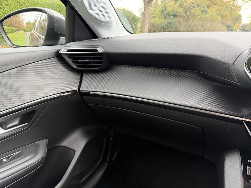 Peugeot PureTech Allure Hatchback 1.2 Manual Petrol