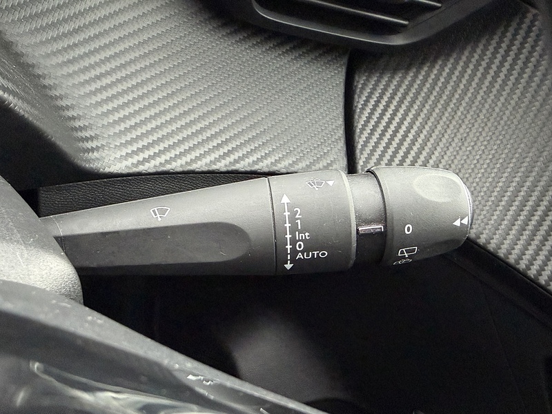 Peugeot PureTech Allure Hatchback 1.2 Manual Petrol