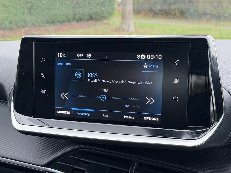 Peugeot PureTech Allure Hatchback 1.2 Manual Petrol