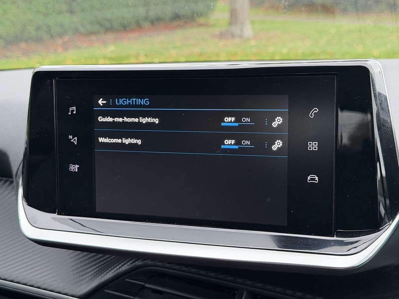 Peugeot PureTech Allure Hatchback 1.2 Manual Petrol