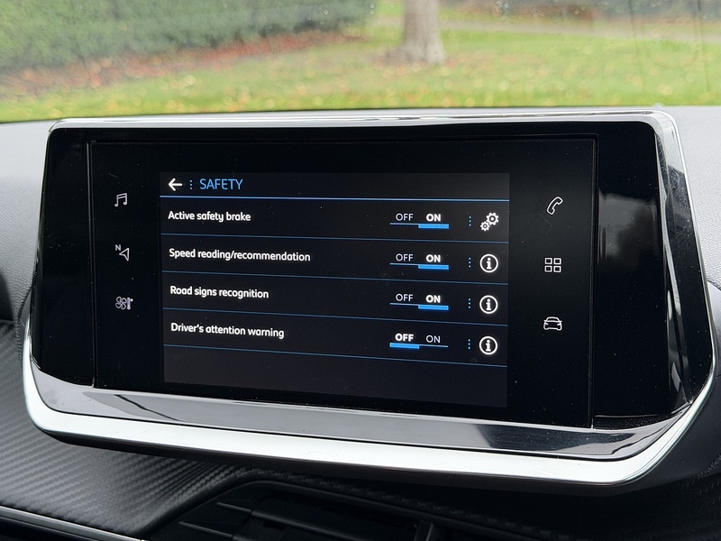 Peugeot PureTech Allure Hatchback 1.2 Manual Petrol