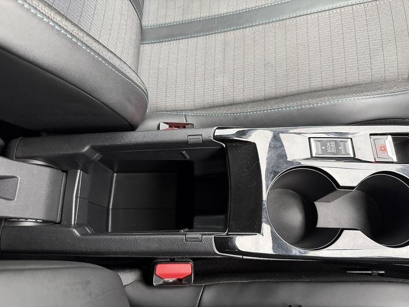 Peugeot PureTech Allure Hatchback 1.2 Manual Petrol