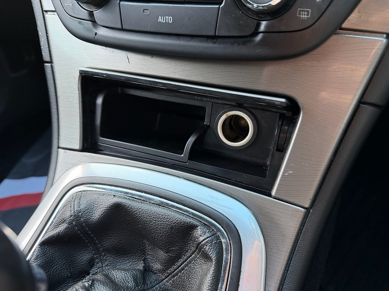 Vauxhall 1.8 16V Exclusiv Hatchback 5dr Petrol Manual Euro 5 (140 ps)