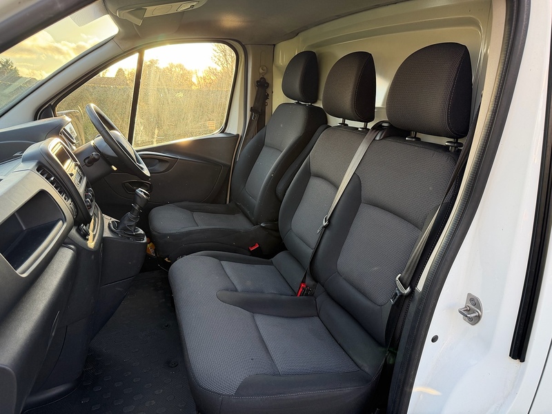 Renault dCi ENERGY 28 Business Panel Van 2.0 Manual Diesel