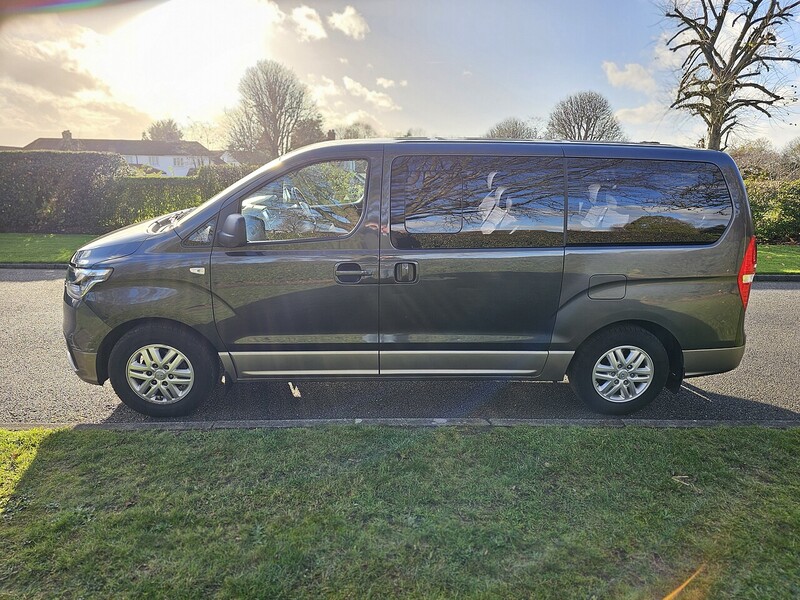 Hyundai CRDi SE Nav MPV 2.5 Manual Diesel