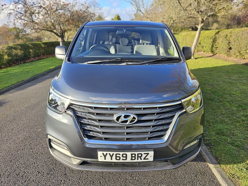 Hyundai CRDi SE Nav MPV 2.5 Manual Diesel