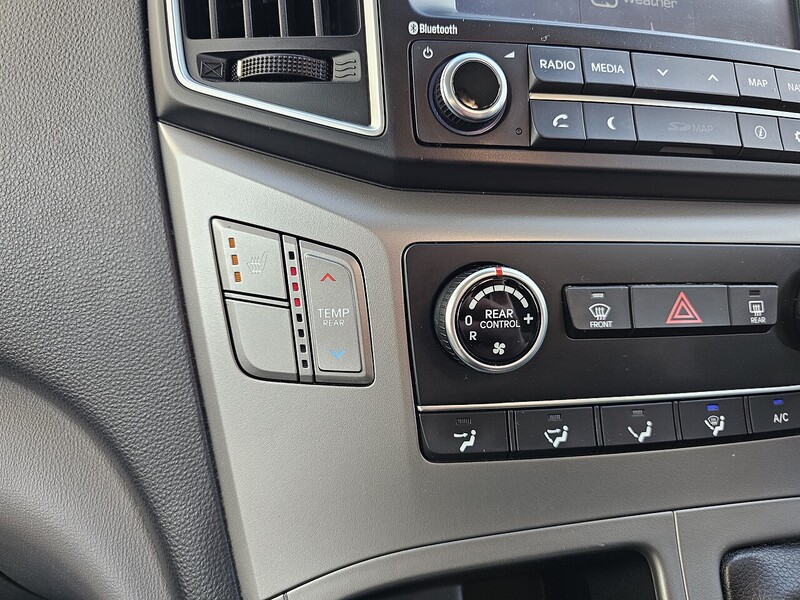 Hyundai CRDi SE Nav MPV 2.5 Manual Diesel