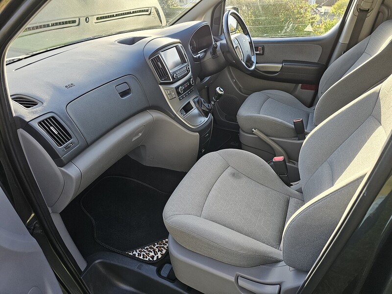 Hyundai CRDi SE Nav MPV 2.5 Manual Diesel