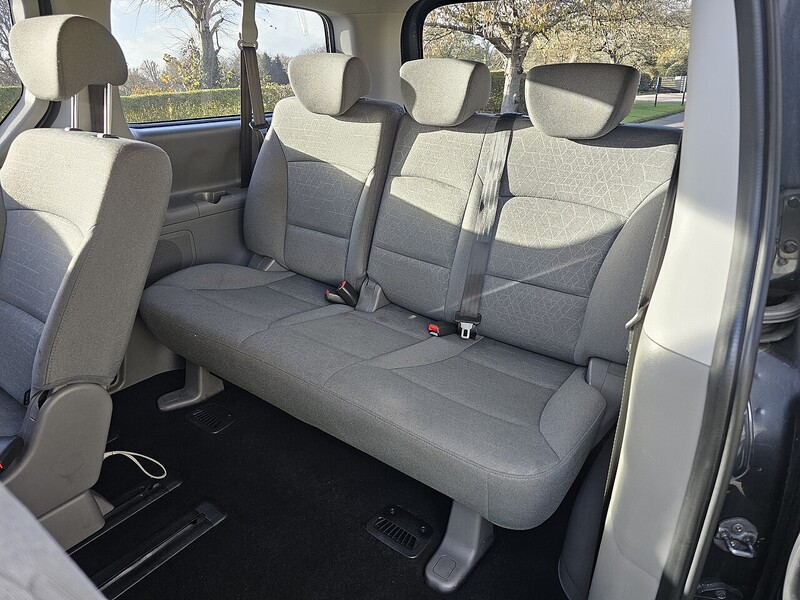 Hyundai CRDi SE Nav MPV 2.5 Manual Diesel