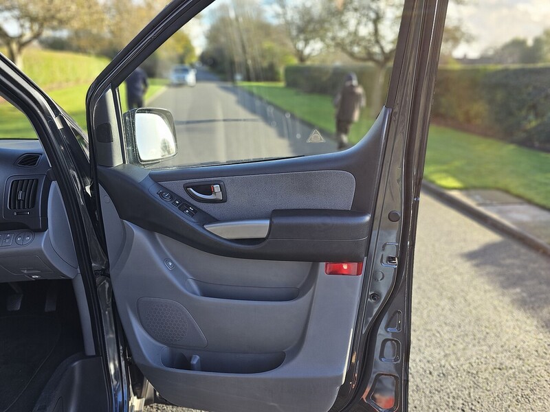 Hyundai CRDi SE Nav MPV 2.5 Manual Diesel