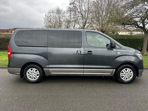 CRDi SE Nav MPV 2.5 Manual Diesel