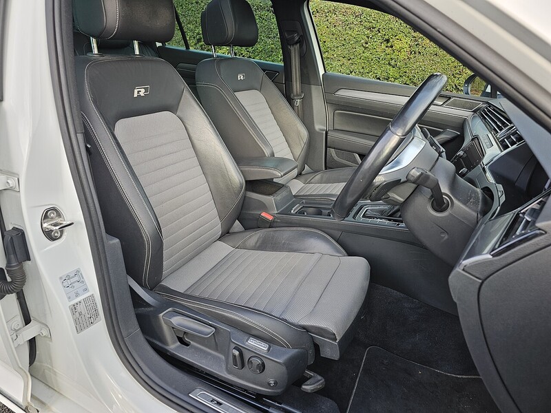 Volkswagen 1.8 TSI R-Line Estate 5dr Petrol DSG Euro 6 (s/s) (180 ps)