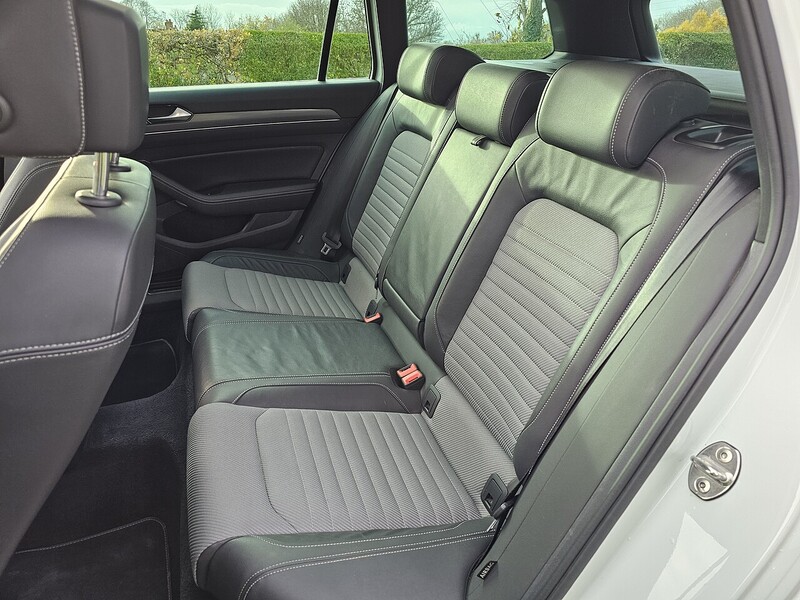 Volkswagen 1.8 TSI R-Line Estate 5dr Petrol DSG Euro 6 (s/s) (180 ps)