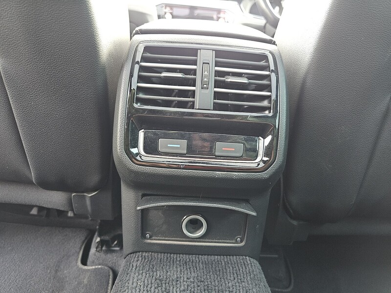 Volkswagen 1.8 TSI R-Line Estate 5dr Petrol DSG Euro 6 (s/s) (180 ps)