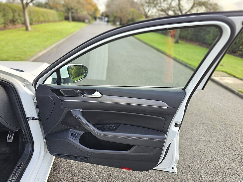 Volkswagen 1.8 TSI R-Line Estate 5dr Petrol DSG Euro 6 (s/s) (180 ps)