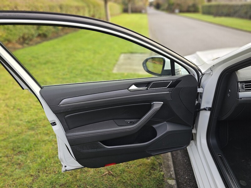 Volkswagen 1.8 TSI R-Line Estate 5dr Petrol DSG Euro 6 (s/s) (180 ps)