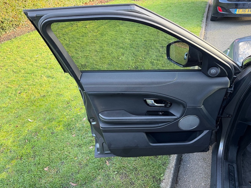 Land Rover TD4 SE Tech SUV 2.0 Automatic Diesel