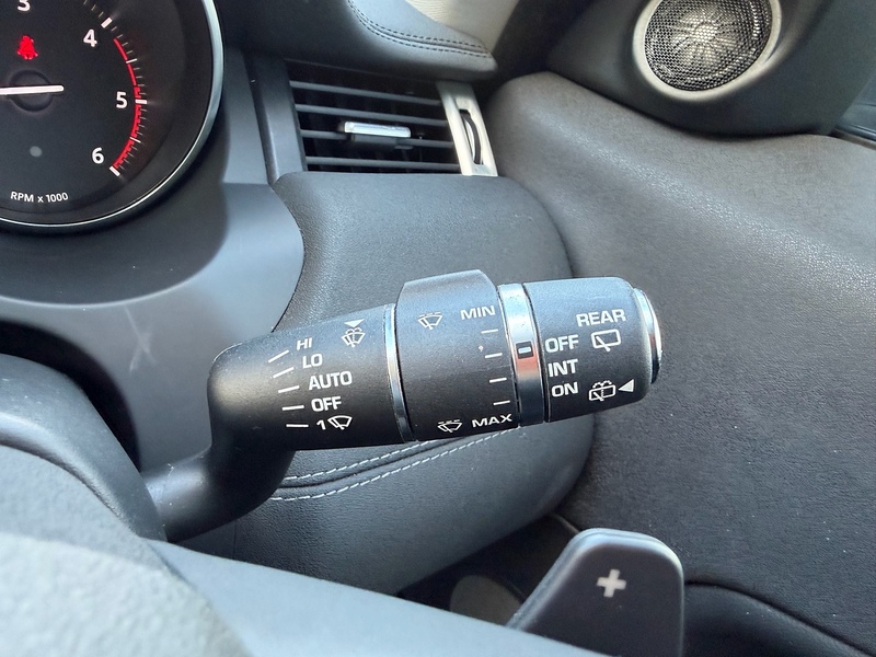 Land Rover TD4 SE Tech SUV 2.0 Automatic Diesel