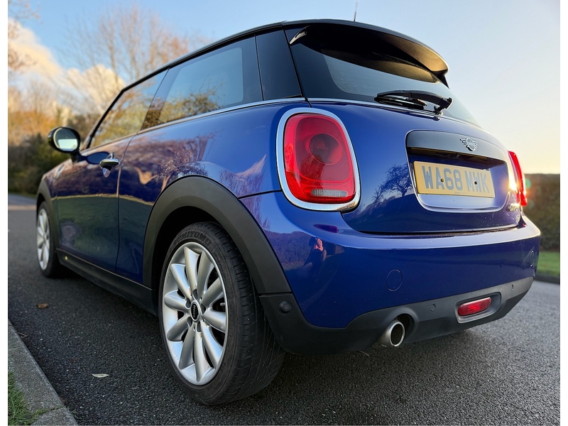MINI Cooper Classic Hatchback 1.5 Manual Petrol