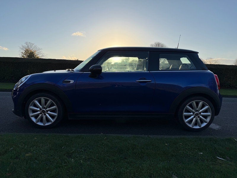 MINI Cooper Classic Hatchback 1.5 Manual Petrol