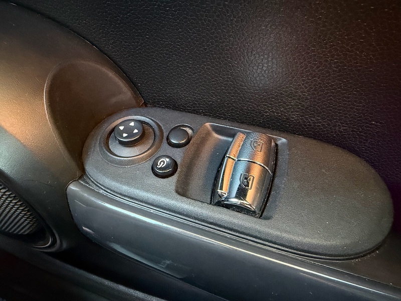 MINI Cooper Classic Hatchback 1.5 Manual Petrol