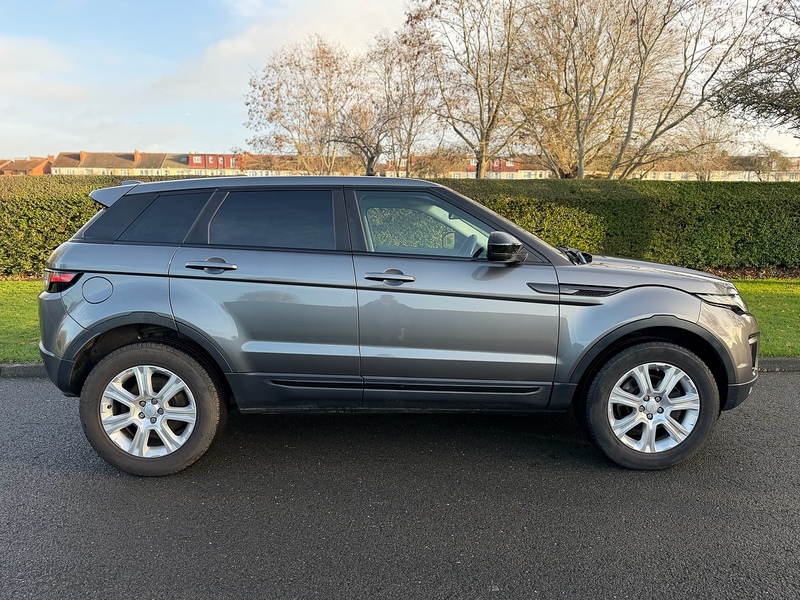 Land Rover TD4 SE Tech SUV 2.0 Manual Diesel