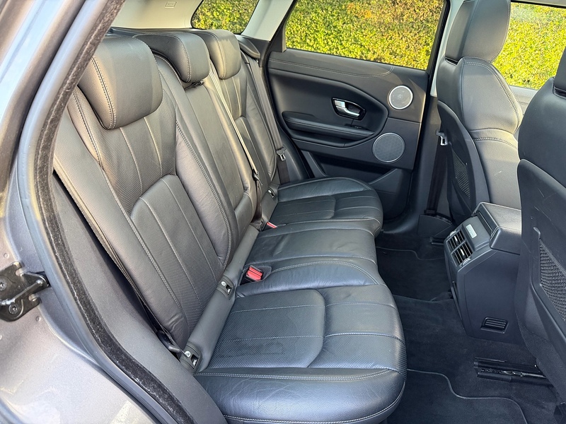 Land Rover TD4 SE Tech SUV 2.0 Manual Diesel