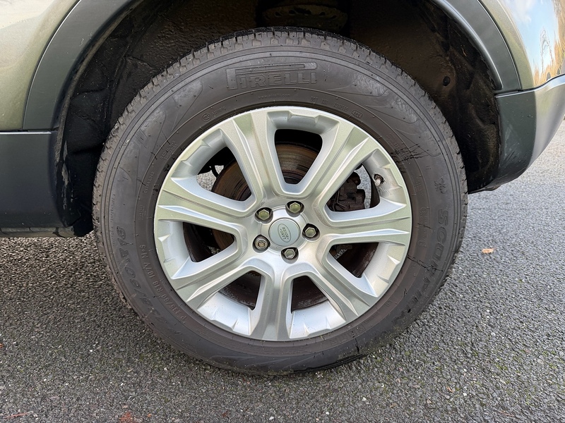 Land Rover TD4 SE Tech SUV 2.0 Manual Diesel