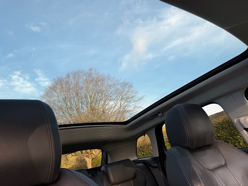 Land Rover TD4 SE Tech SUV 2.0 Manual Diesel