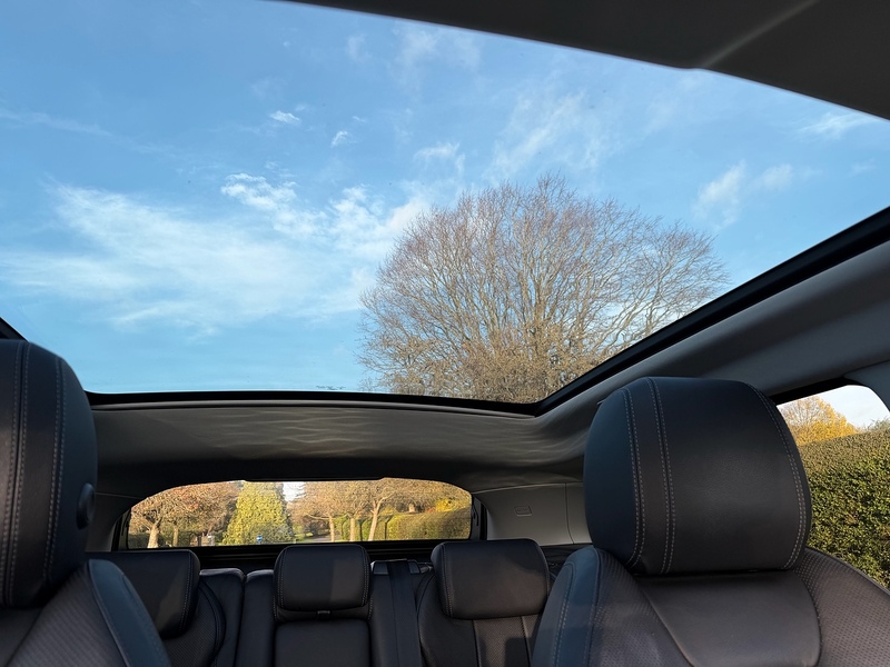 Land Rover TD4 SE Tech SUV 2.0 Manual Diesel