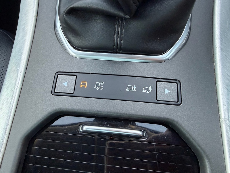 Land Rover TD4 SE Tech SUV 2.0 Manual Diesel